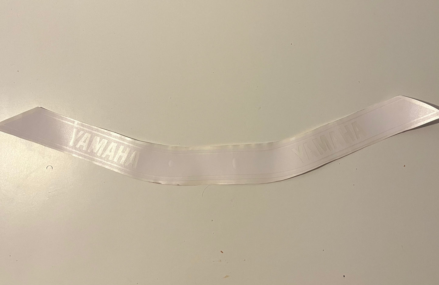 Autocollant Cache Batterie Blanc – Yamaha Chappy