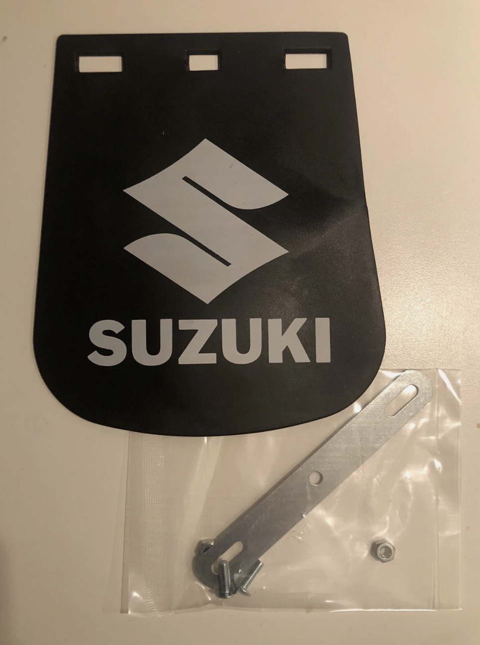Bavette Arrière avec Support Complet + Visserie - Suzuki