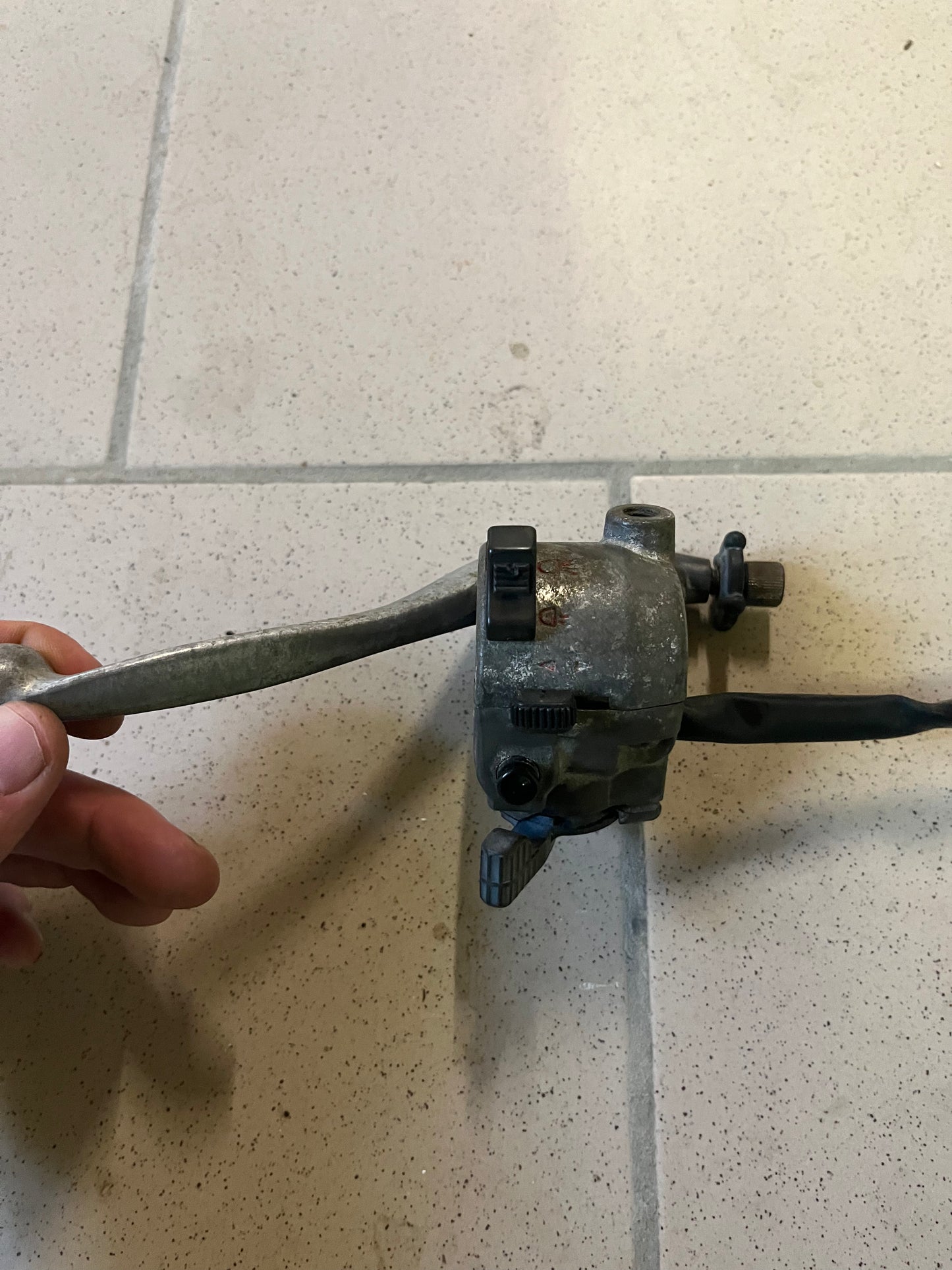 Commodo Gauche d’Origine Yamaha Chappy – Avec Manette de Starter et Bouchon Plein Phare