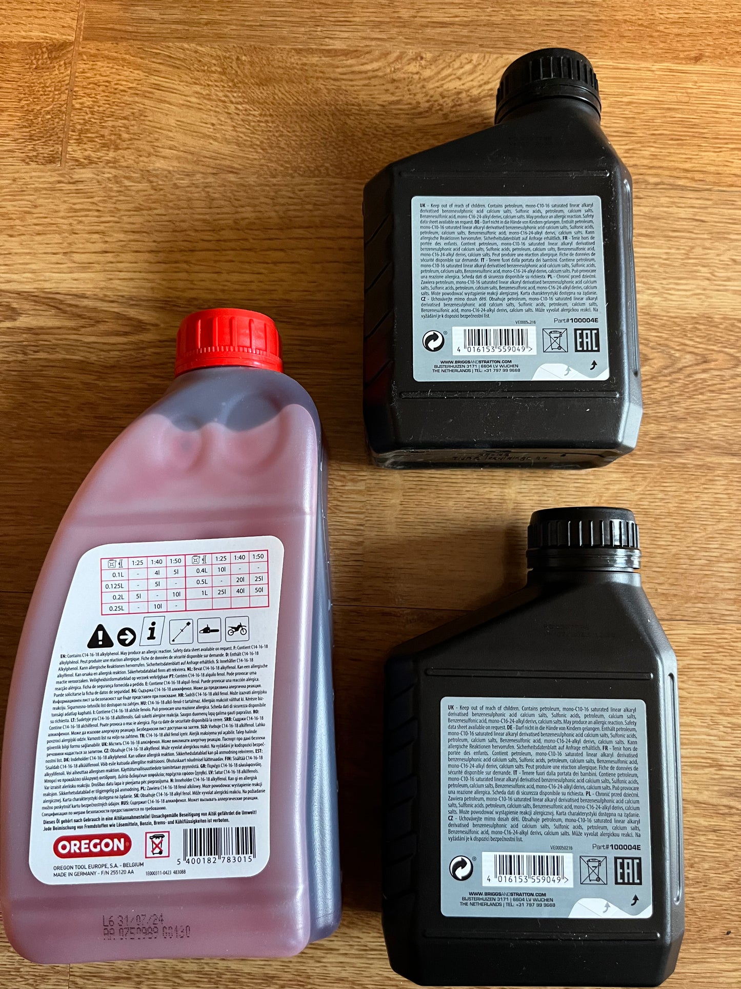 Kit vidange, un bidon d'huile pour la boîte de vitesse qui va dans le carter moteur et l'huile 2 temps qui va dans le réservoir d'huile (mélange séparé) spécifique au bop, au global 3 bidons