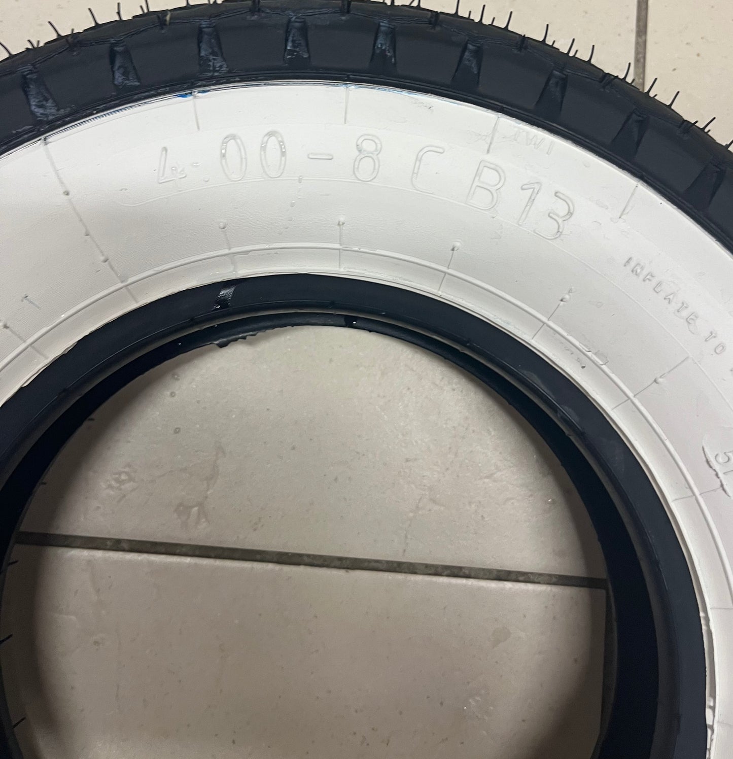 Pneu flan blanc Yamaha Chappy neuf