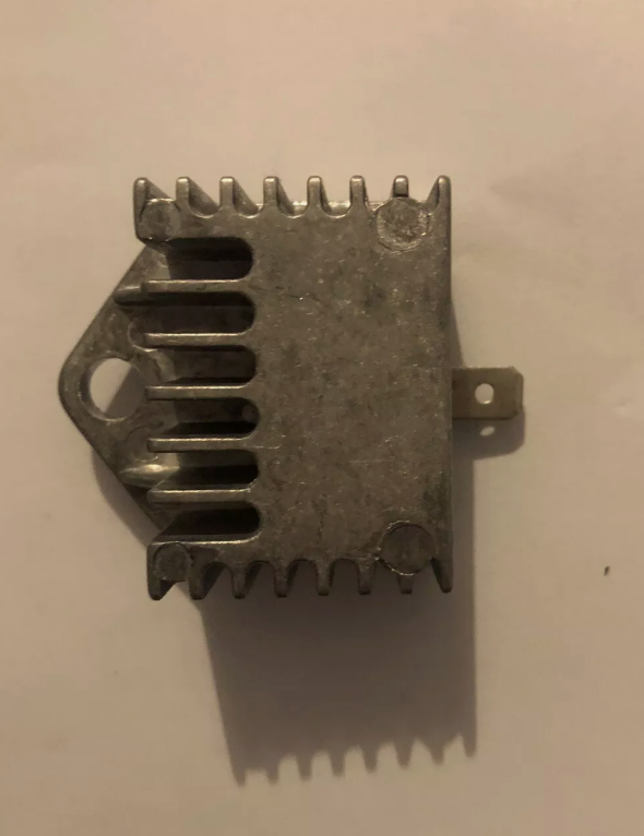 Régulateur de Tension Neuf – Refabrication Conforme à l’Origine Compatible Yamaha Chappy