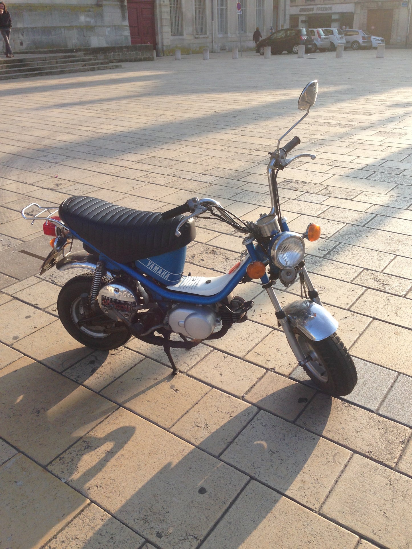 Une bombe de Peinture Yamaha Chappy – Candy Blue
