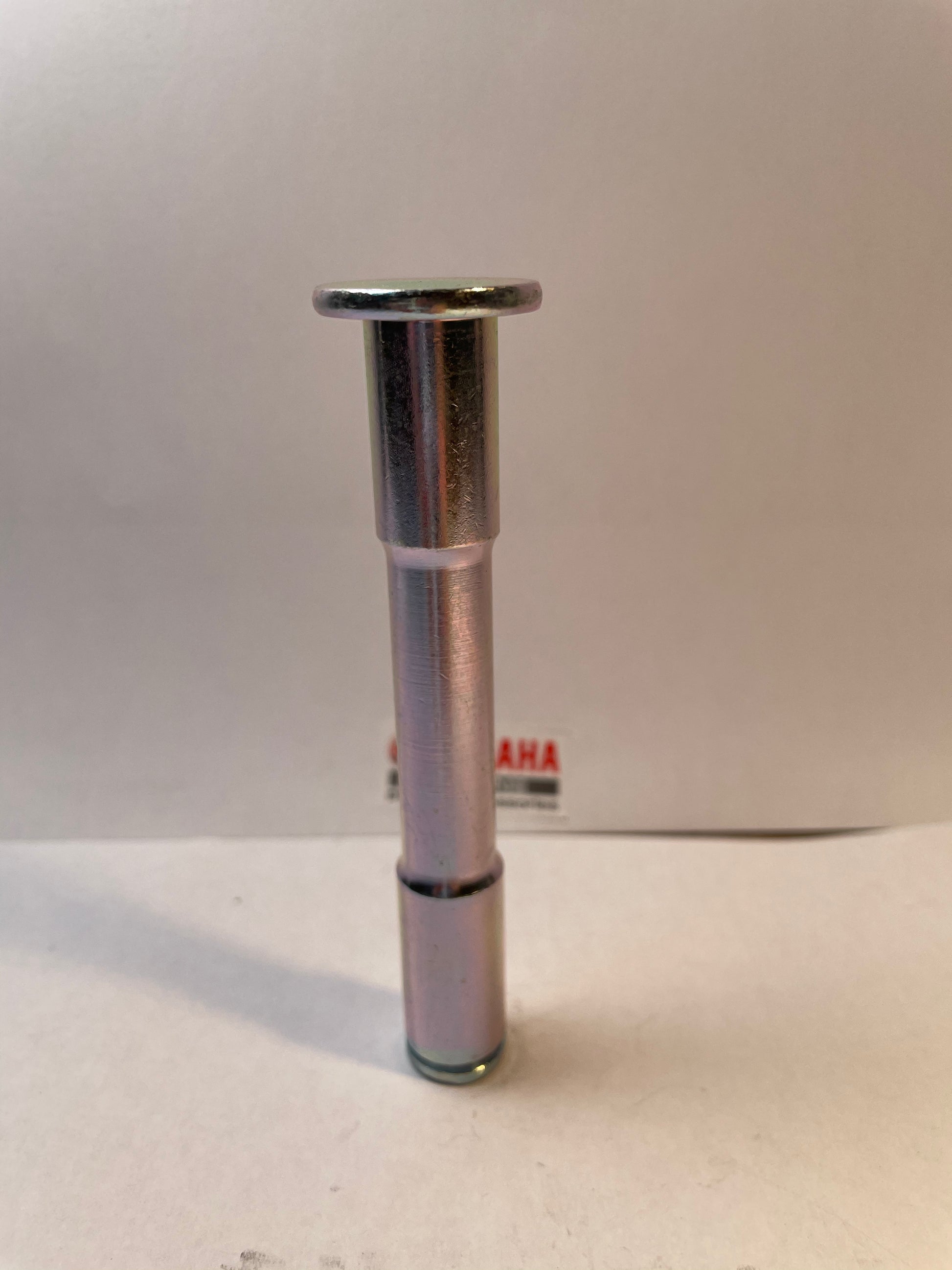 Axe de béquille centrale Yamaha Chappy neuf