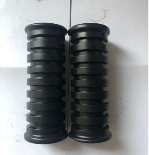 Garniture de repose pied arrière neuf d'origine Yamaha Chappy