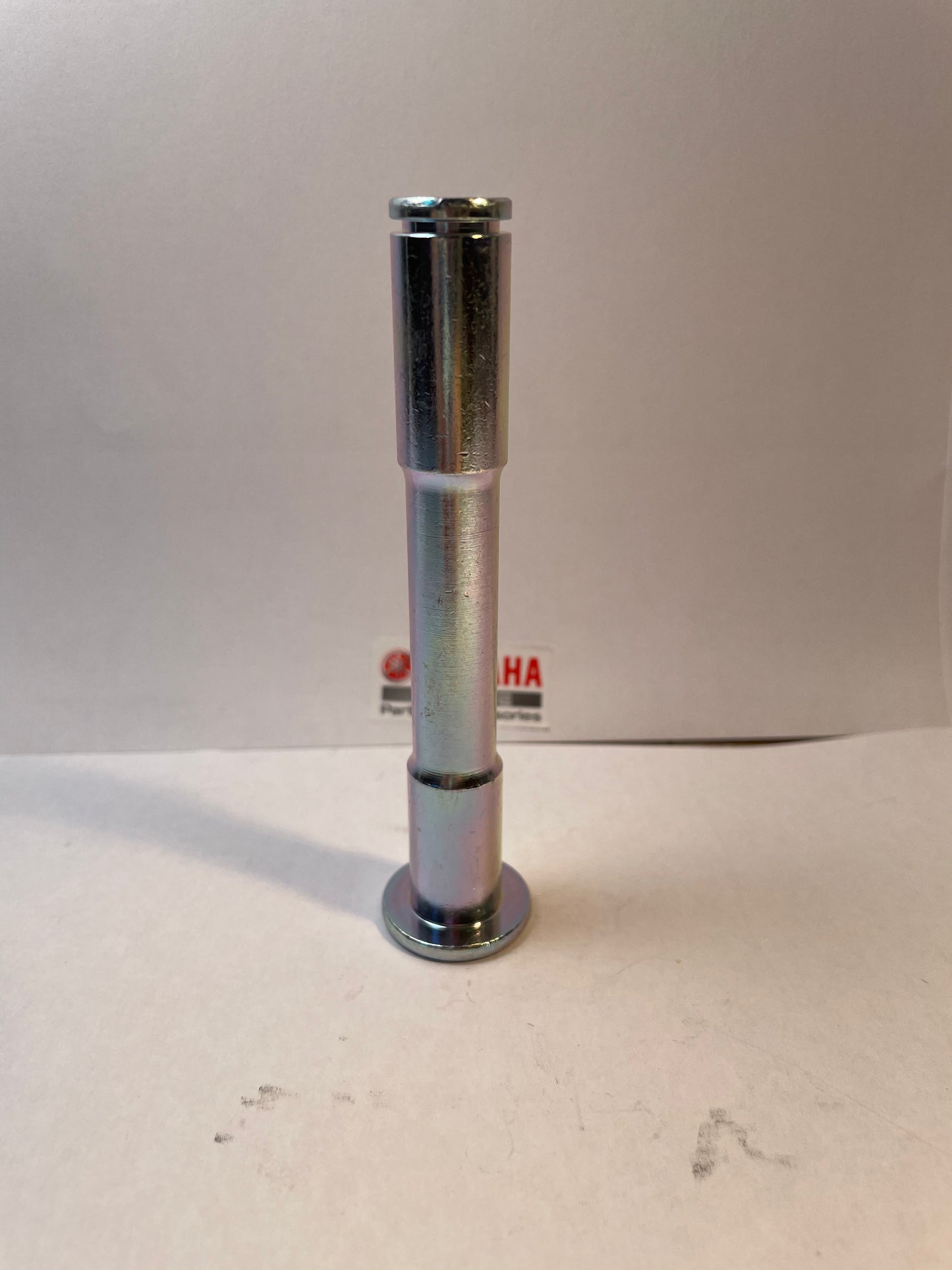 Axe de béquille centrale Yamaha Chappy neuf