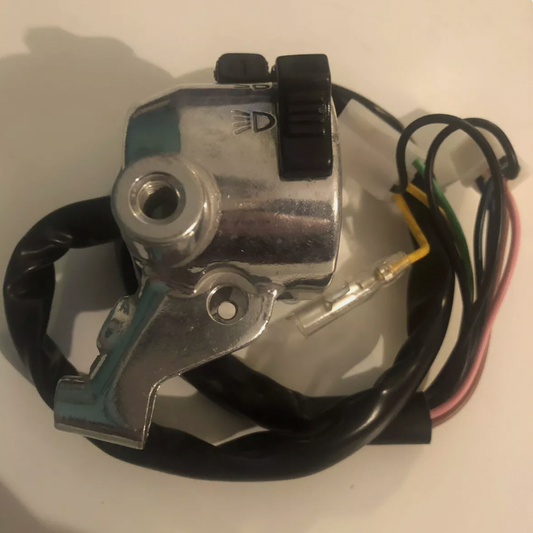 Commodo Gauche il s'agit d'une refabrication identique à l'origine modèle avec plein phare Yamaha Chappy