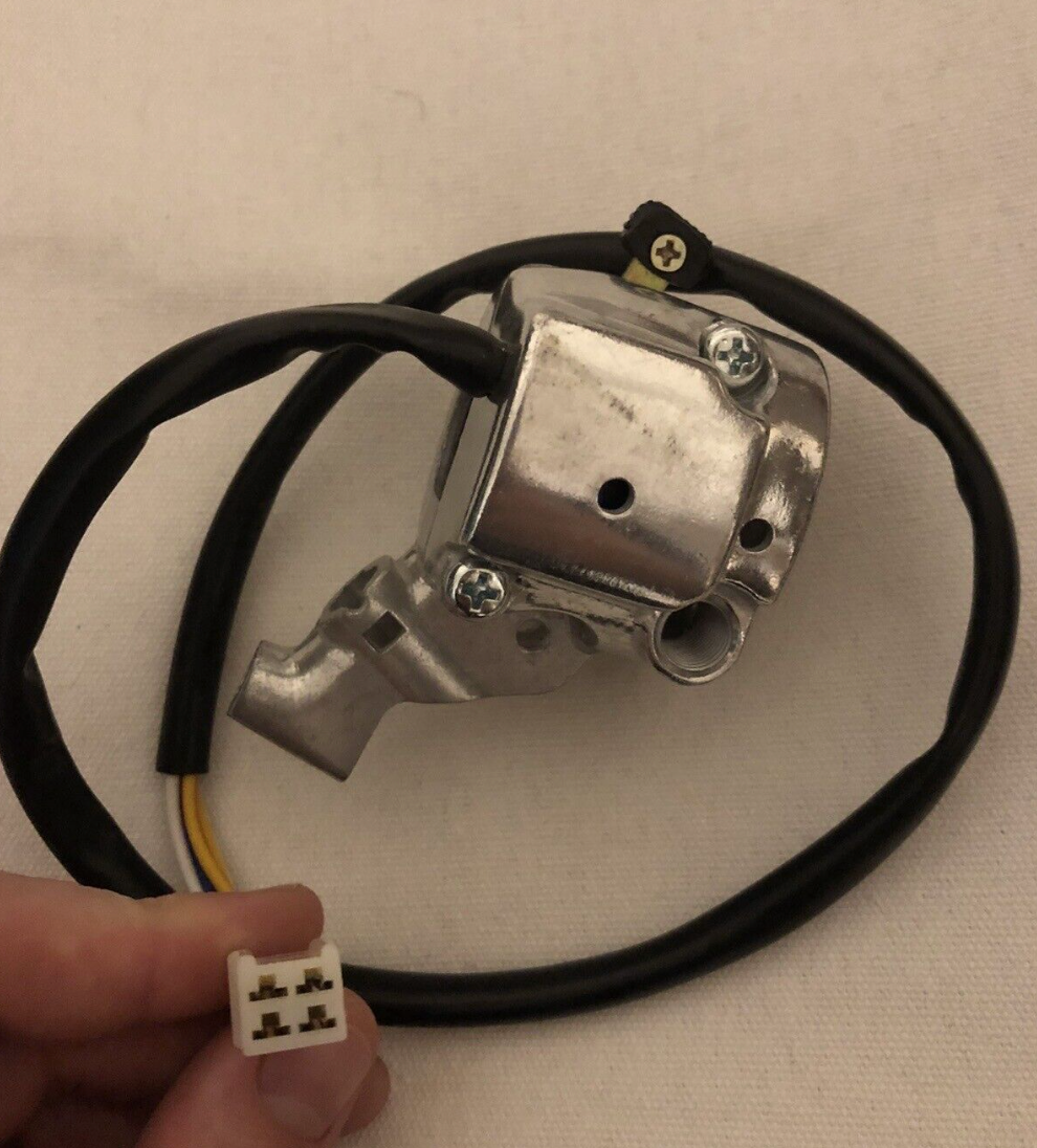 Commodo droit il s'agit d'une refabrication identique à l'origine Yamaha Chappy