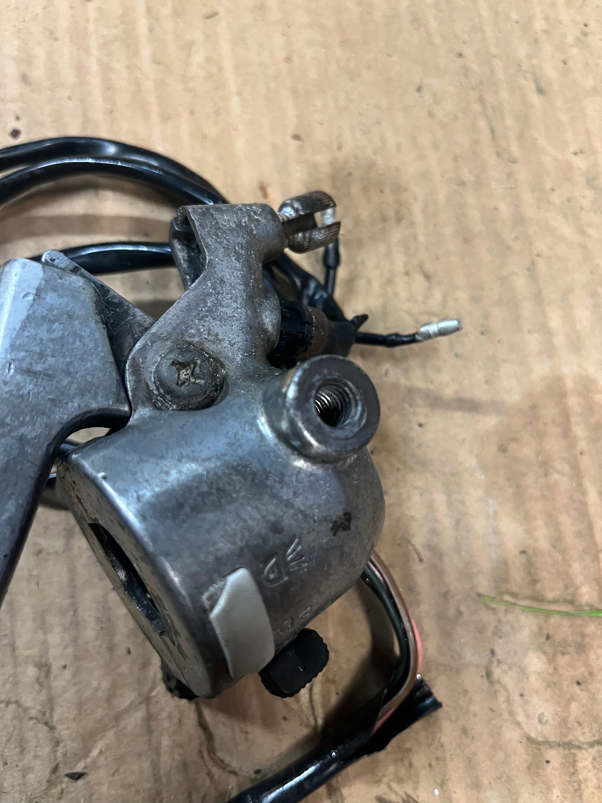 Commodo gauche complet d’origine Yamaha Chappy en bon état