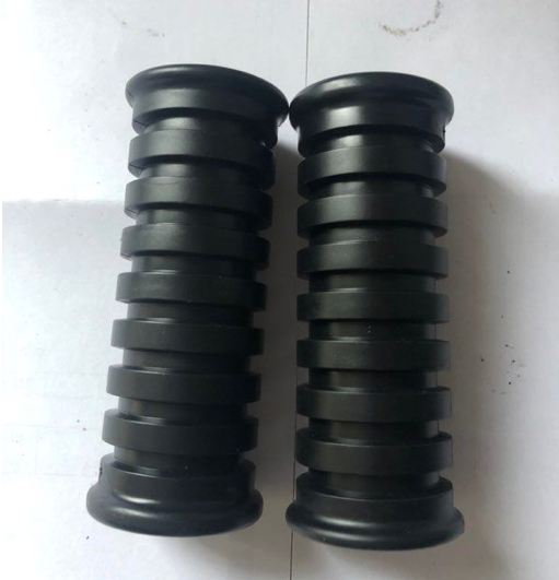 Garniture de repose pied arrière neuf d'origine Yamaha Chappy