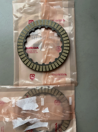 Lot de 2 Disques d’Embrayage d’Origine Neufs (OT 6V) - Honda Dax ST70