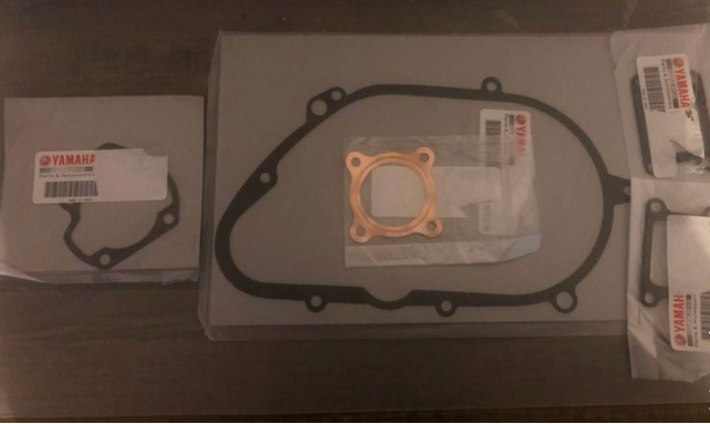 Lot de 5 joints (joint de carter, joint de culasse, joint d'embase, 2 joints de boite à clapet) neuf d'origine Yamaha Chappy