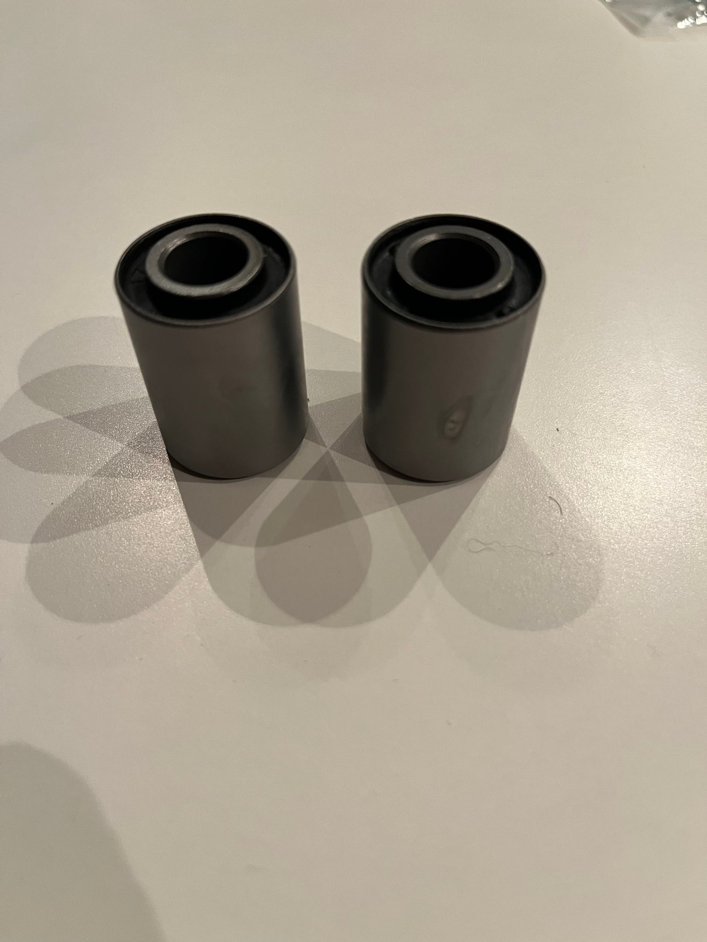 Paire de Silent blocs de Bras Oscillant Neufs d’Origine