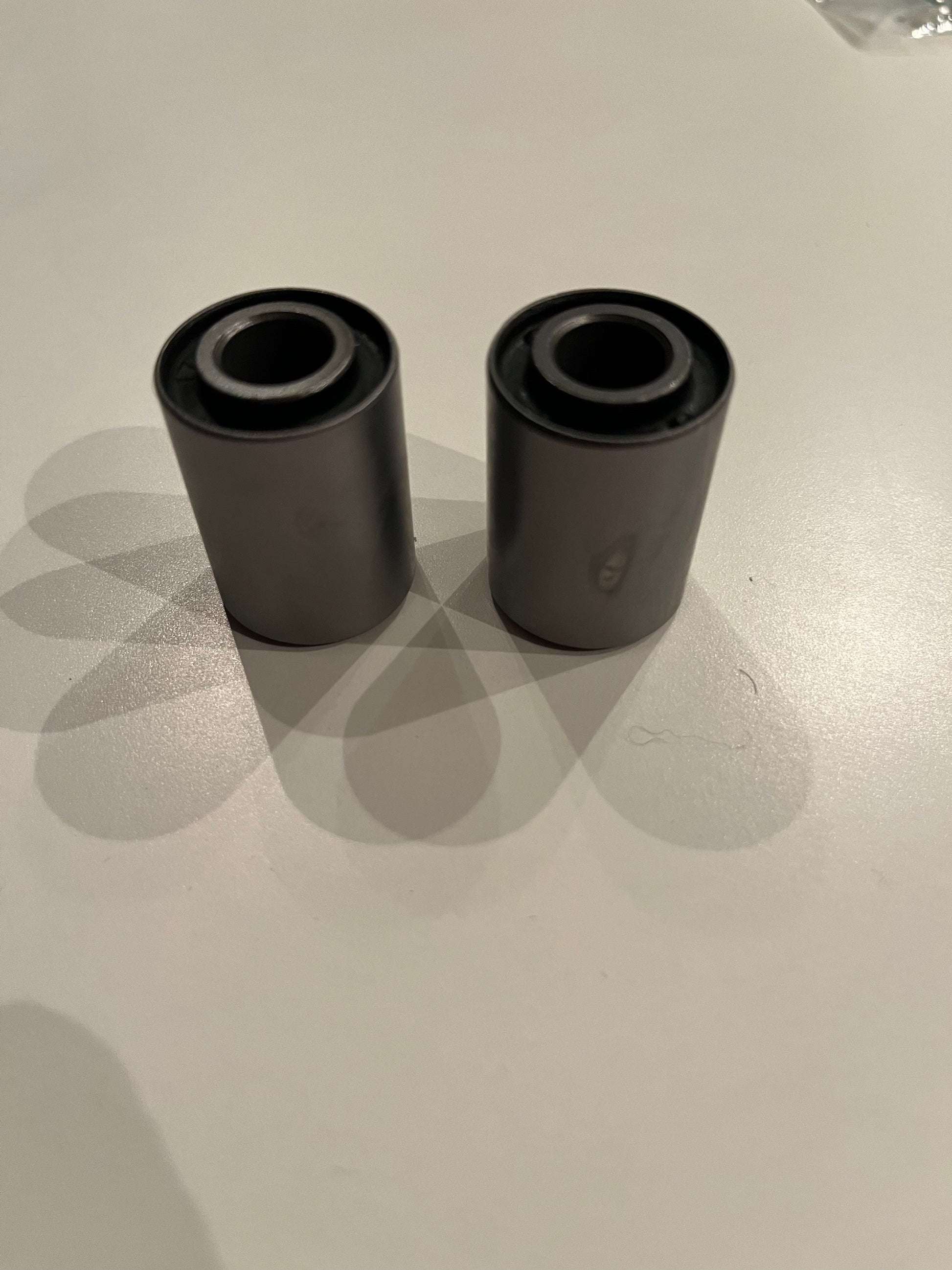Paire de Silent blocs de Bras Oscillant Neufs d’Origine