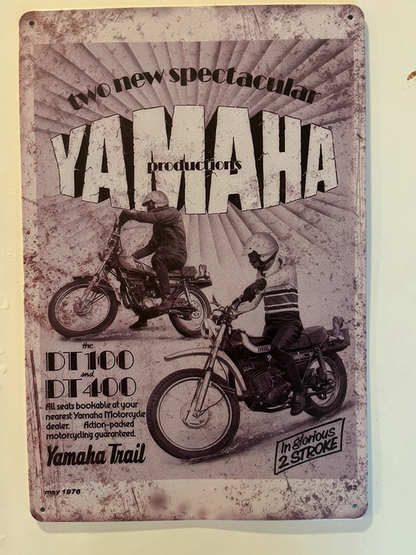 Plaque Métal Vintage Yamaha DT 400 / XT 500 – Neuf