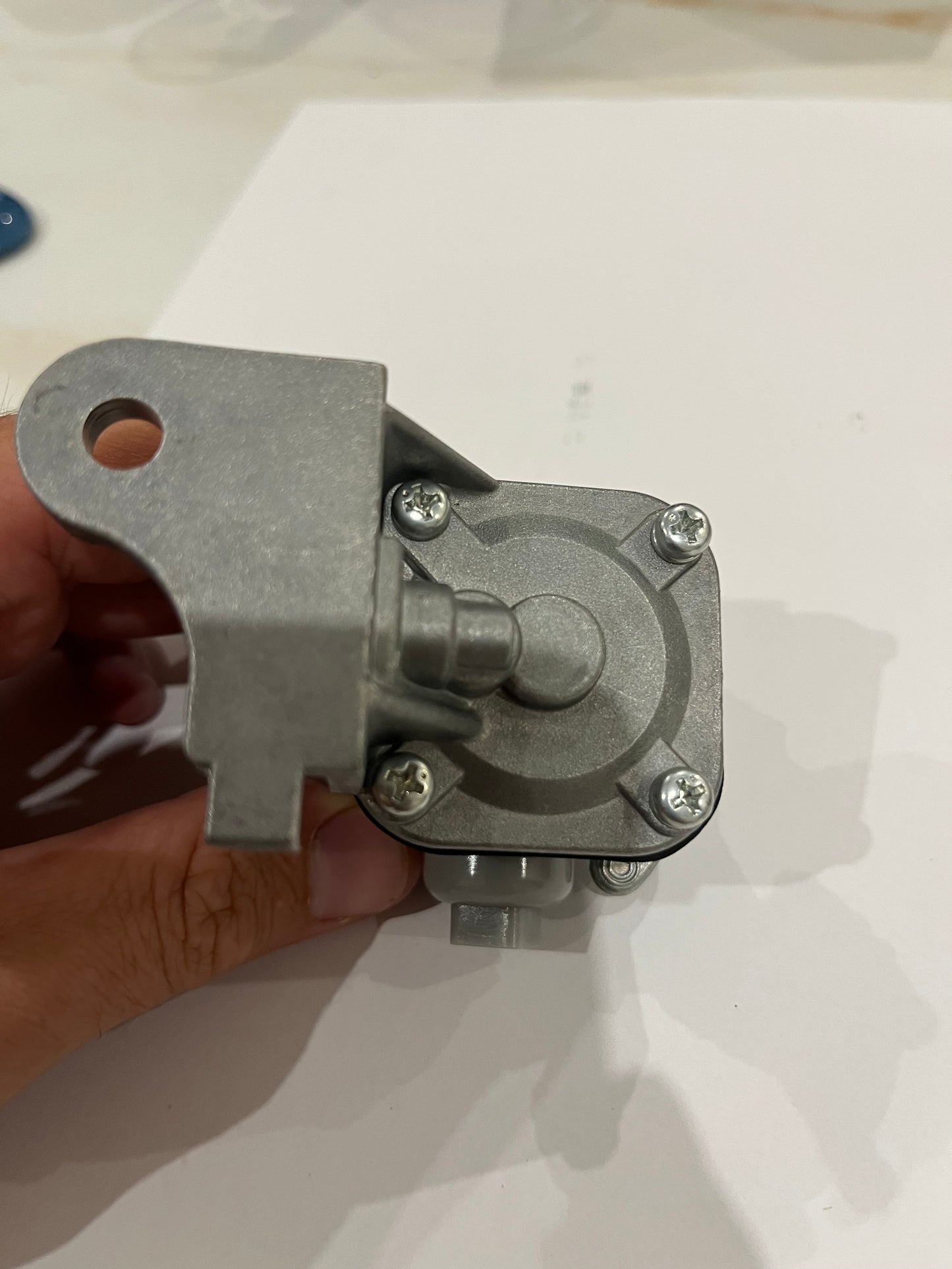 Robinet d'essence Suzuki VanVan RV90 neuf d'origine