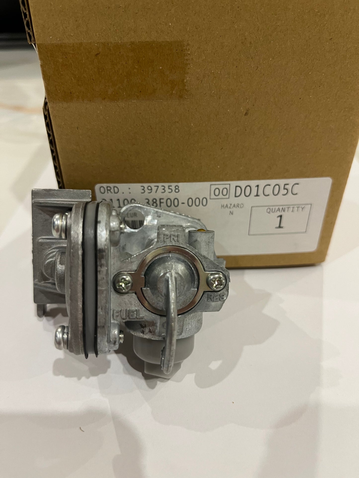Robinet d'essence Suzuki VanVan RV90 neuf d'origine