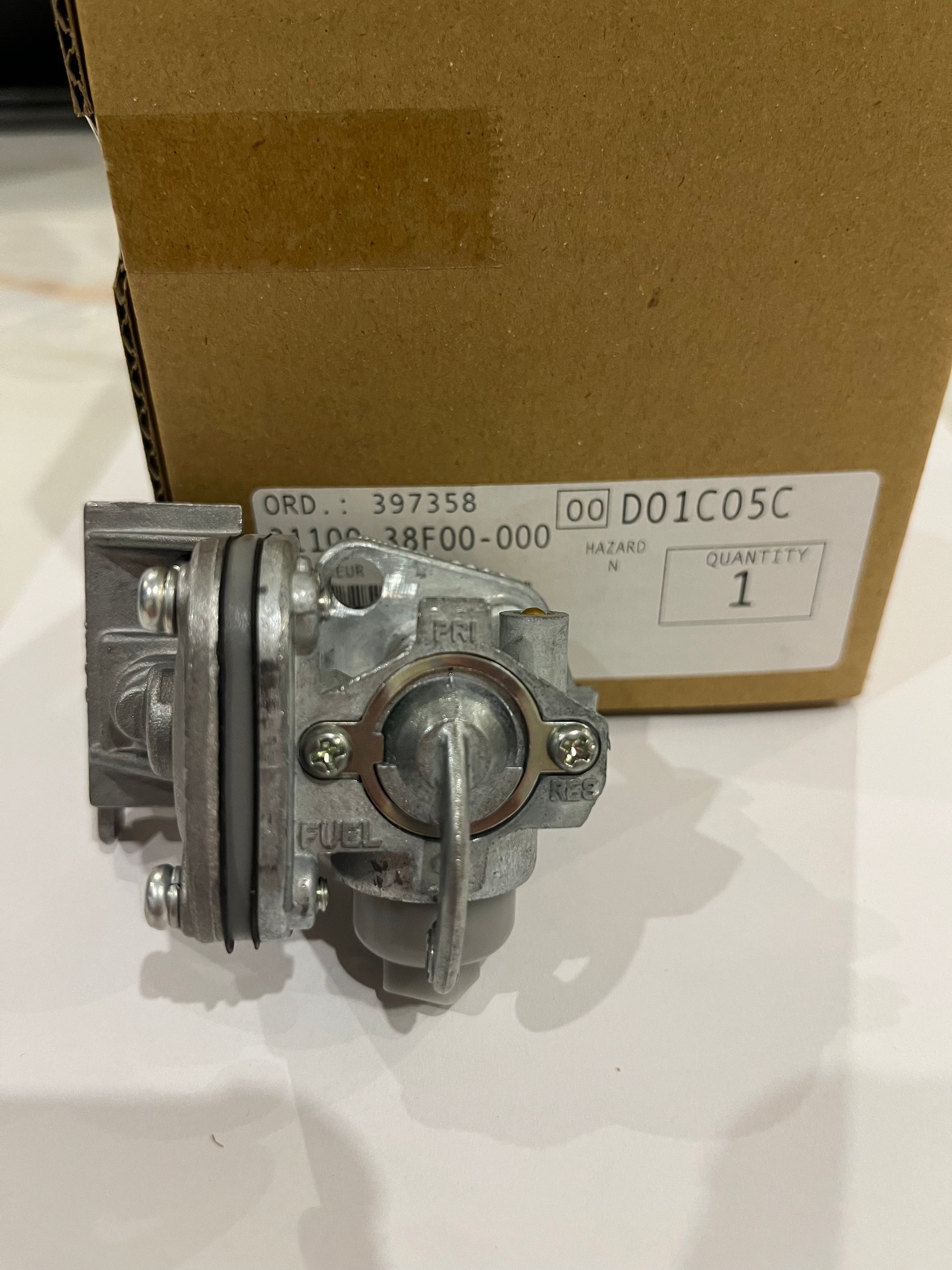 Robinet d'essence Suzuki VanVan RV90 neuf d'origine