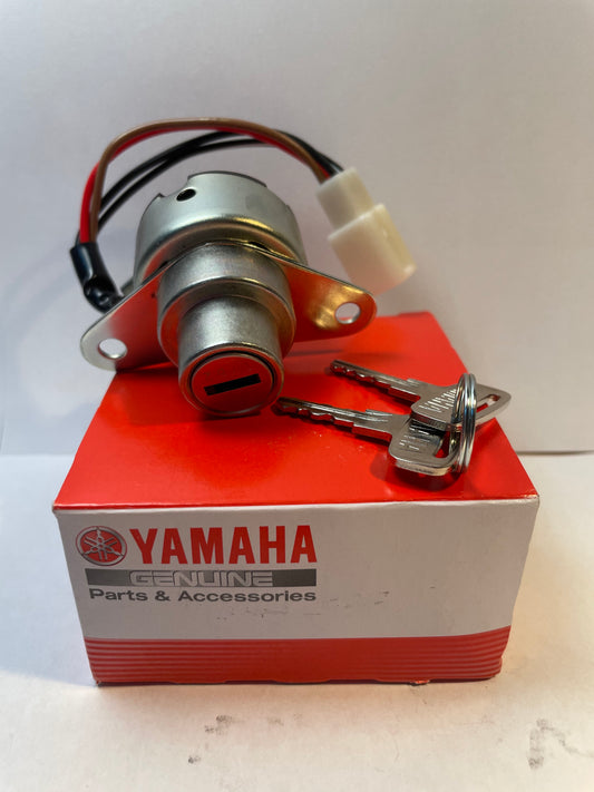 neiman avec les deux clés neuf d'origine Yamaha Chappy